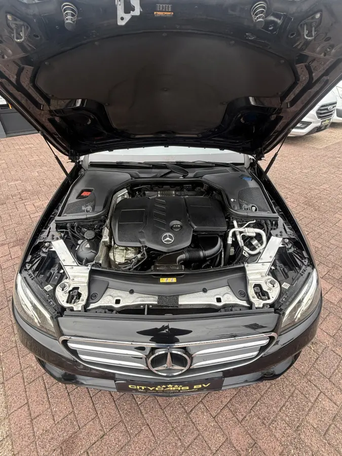 220 d Prestige Plus 195 pk automaat navi climate ctr cruise ctr camera schuif-kanteldak afn trekhaak dagrijverlichting led  pdc v/a
