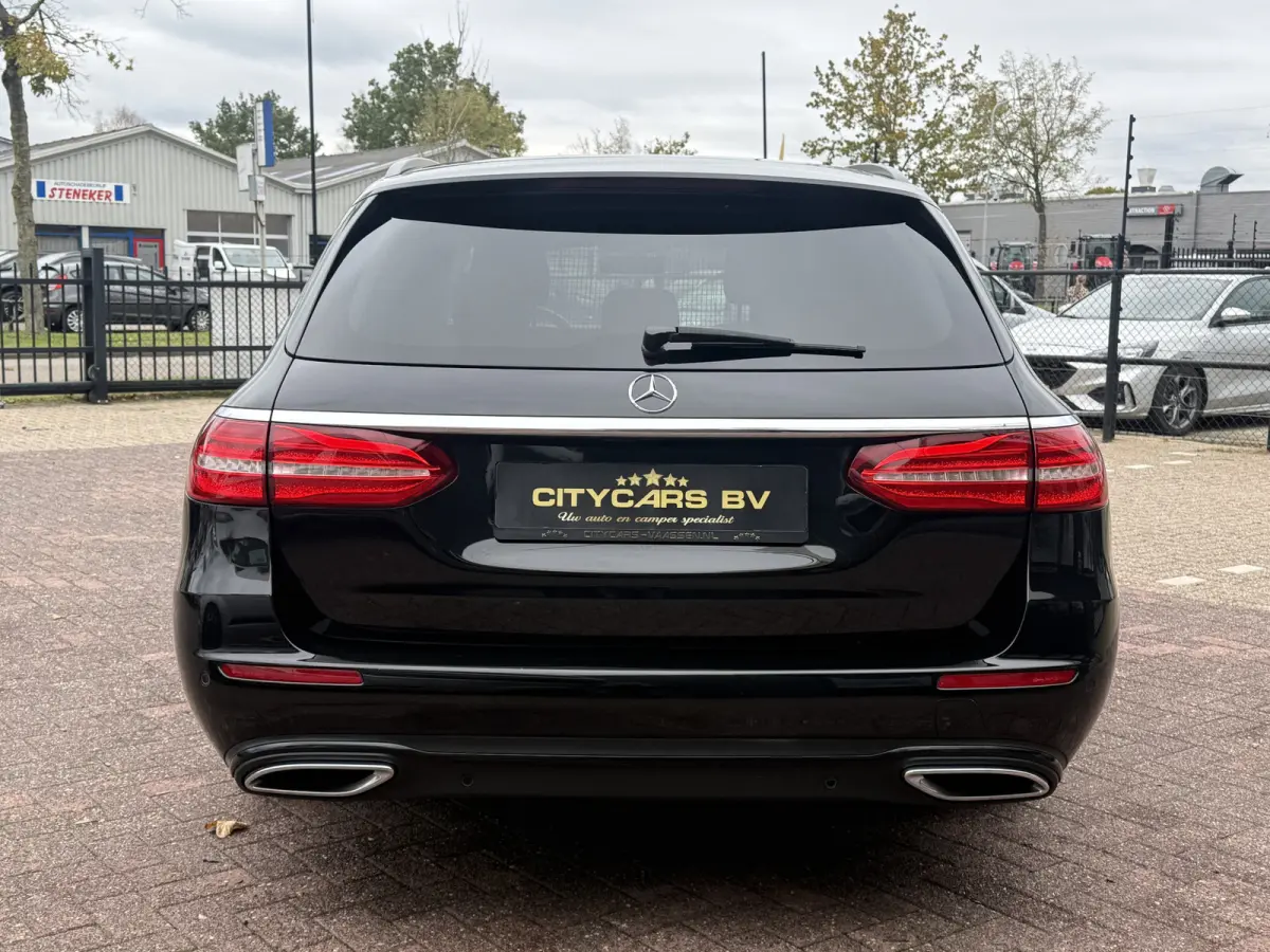 220 d Prestige Plus 195 pk automaat navi climate ctr cruise ctr camera schuif-kanteldak afn trekhaak dagrijverlichting led  pdc v/a