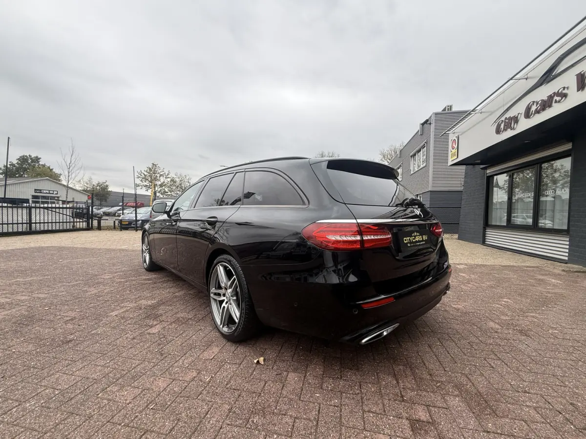 220 d Prestige Plus 195 pk automaat navi climate ctr cruise ctr camera schuif-kanteldak afn trekhaak dagrijverlichting led  pdc v/a