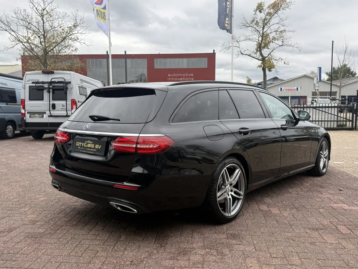 220 d Prestige Plus 195 pk automaat navi climate ctr cruise ctr camera schuif-kanteldak afn trekhaak dagrijverlichting led  pdc v/a