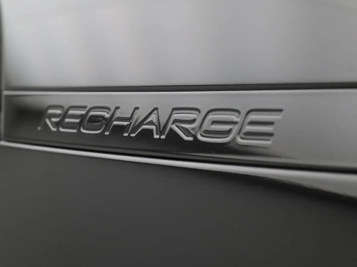 Core | Automaat | Apple Carplay / Android Auto | Virtual Cockpit | Achteruitrijcamera | Climate Control | Cruise Control | Bluetooth | Lichtmetalen Velgen |