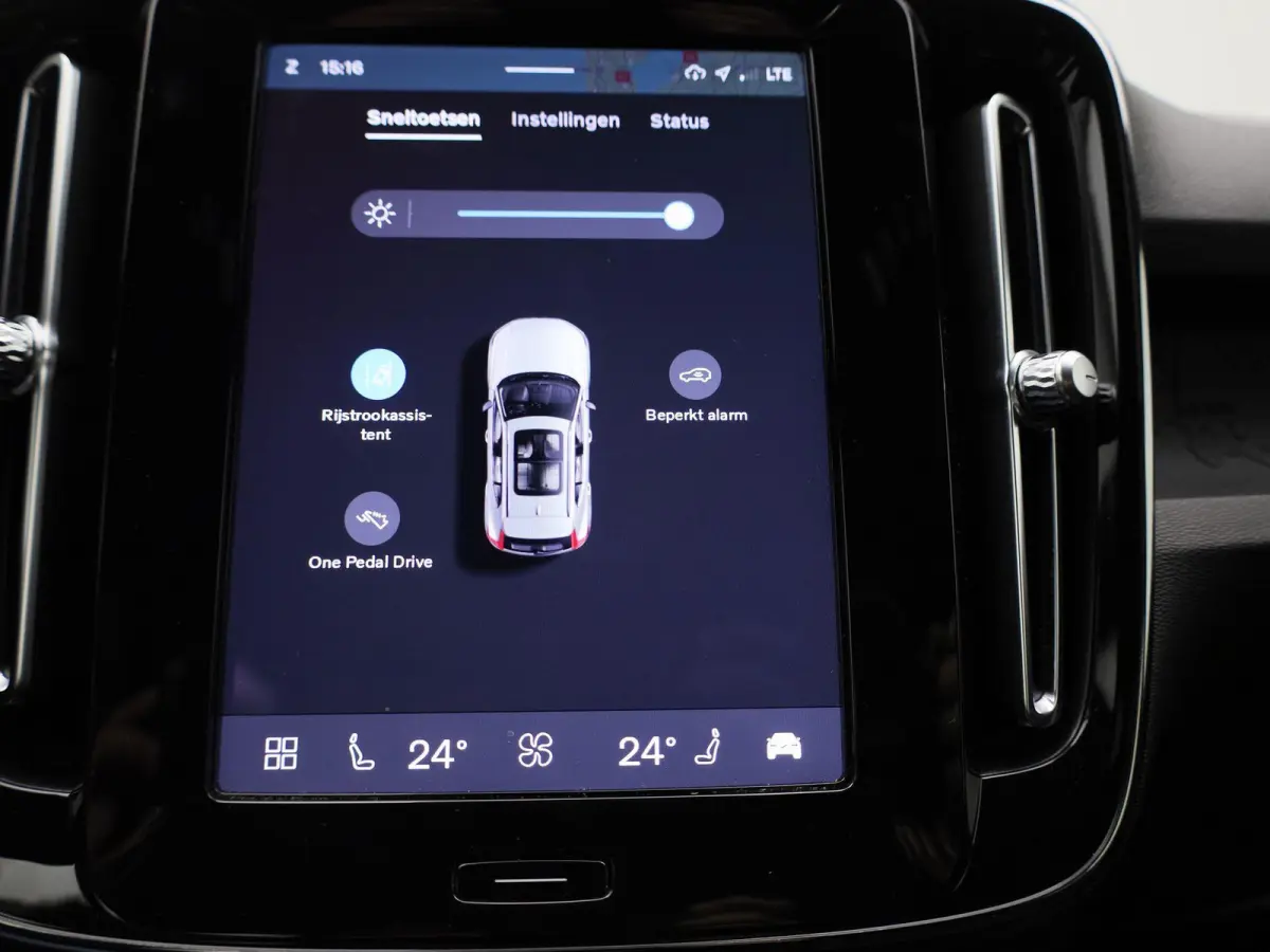 Core | Automaat | Apple Carplay / Android Auto | Virtual Cockpit | Achteruitrijcamera | Climate Control | Cruise Control | Bluetooth | Lichtmetalen Velgen |