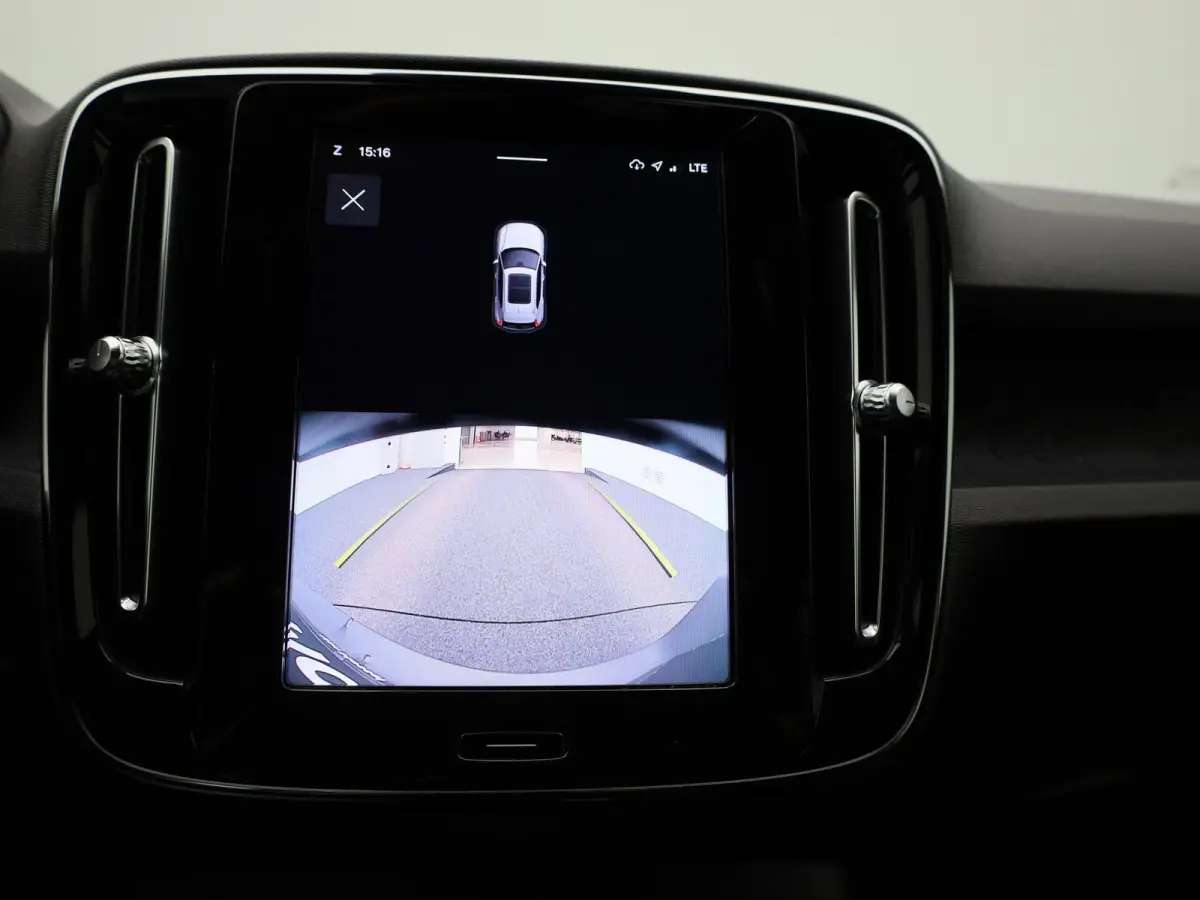 Core | Automaat | Apple Carplay / Android Auto | Virtual Cockpit | Achteruitrijcamera | Climate Control | Cruise Control | Bluetooth | Lichtmetalen Velgen |