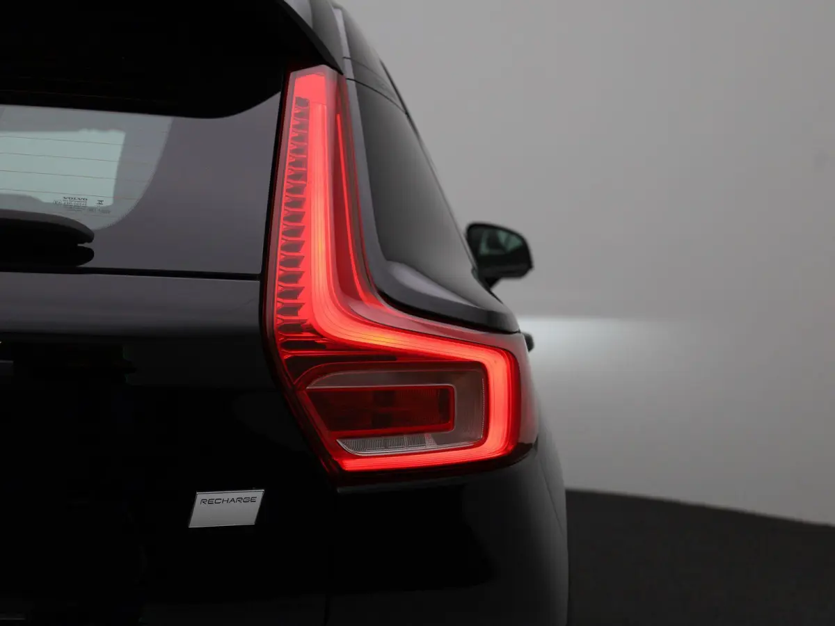 Core | Automaat | Apple Carplay / Android Auto | Virtual Cockpit | Achteruitrijcamera | Climate Control | Cruise Control | Bluetooth | Lichtmetalen Velgen |