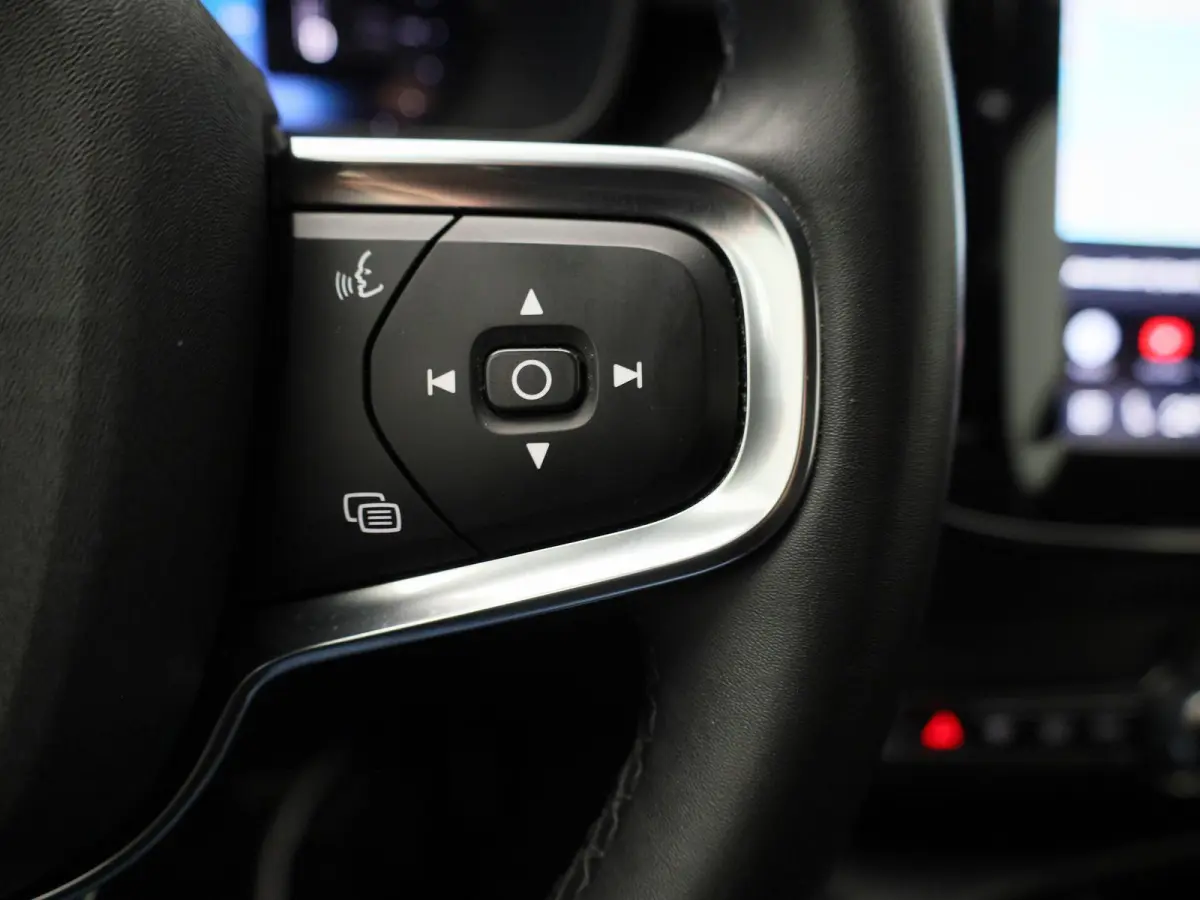 Core | Automaat | Apple Carplay / Android Auto | Virtual Cockpit | Achteruitrijcamera | Climate Control | Cruise Control | Bluetooth | Lichtmetalen Velgen |