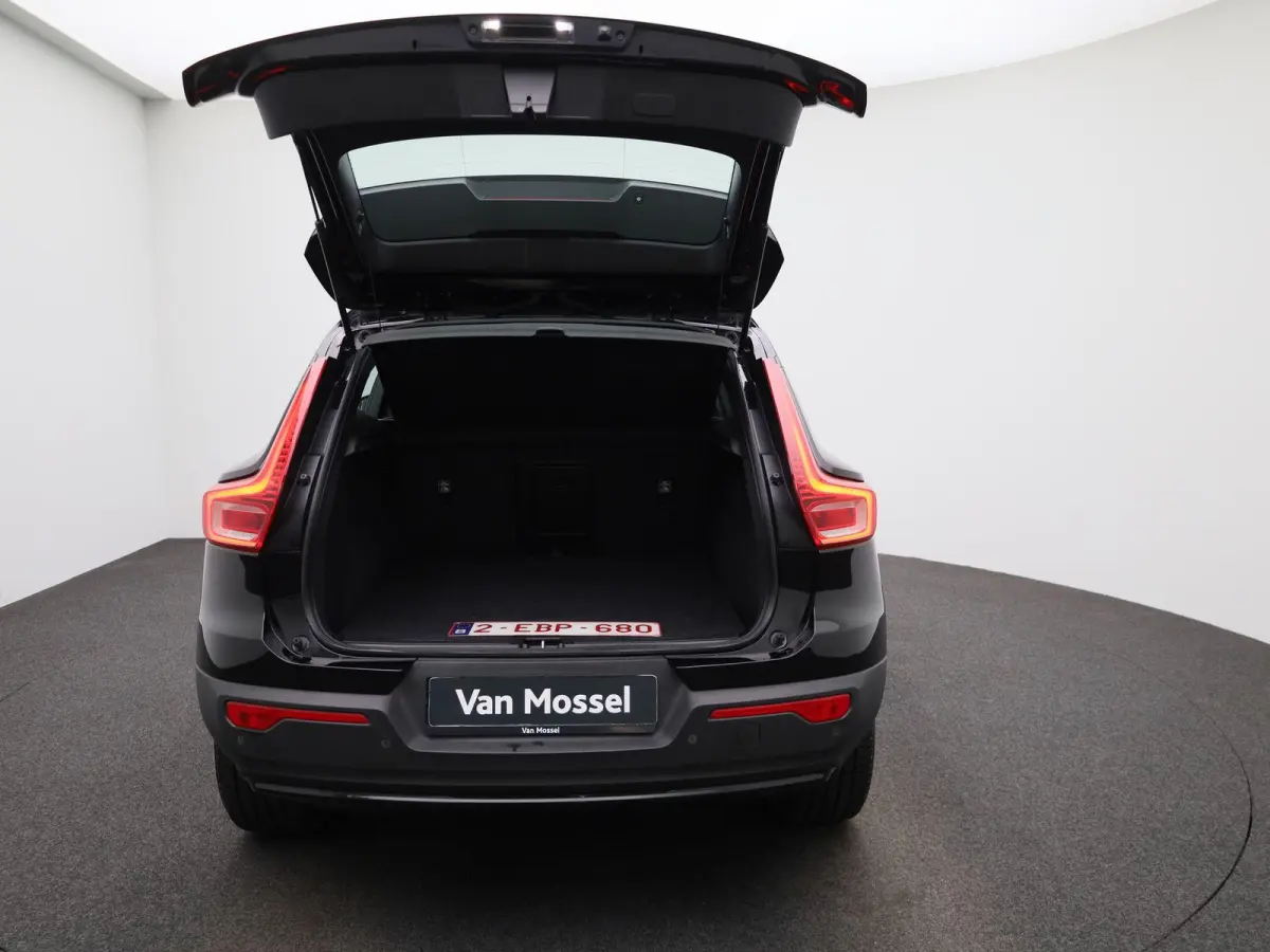 Core | Automaat | Apple Carplay / Android Auto | Virtual Cockpit | Achteruitrijcamera | Climate Control | Cruise Control | Bluetooth | Lichtmetalen Velgen |