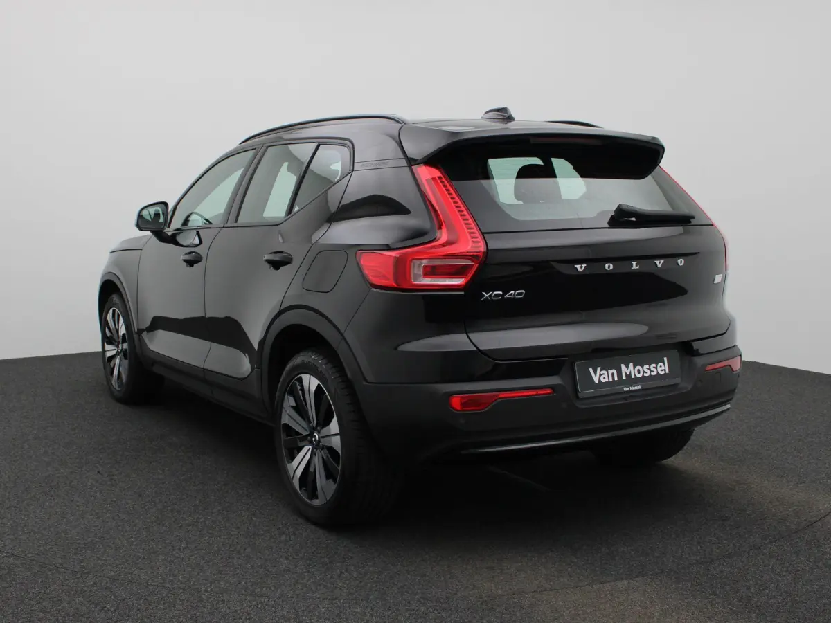 Core | Automaat | Apple Carplay / Android Auto | Virtual Cockpit | Achteruitrijcamera | Climate Control | Cruise Control | Bluetooth | Lichtmetalen Velgen |
