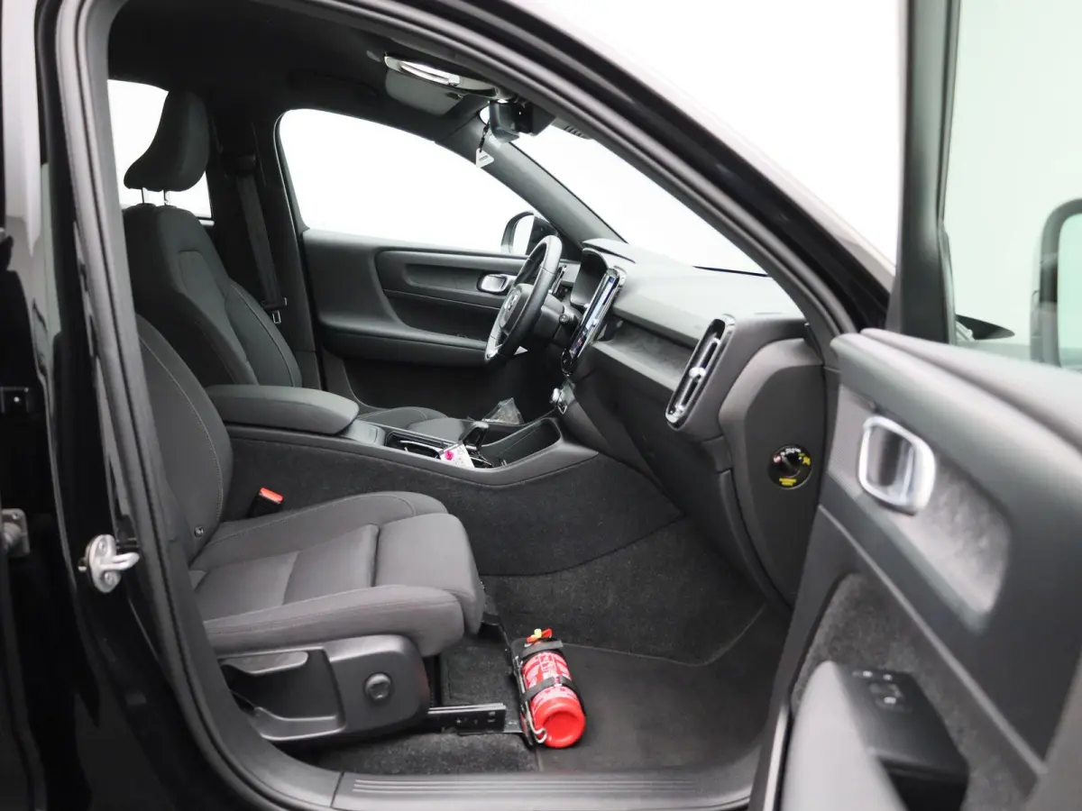 Core | Automaat | Apple Carplay / Android Auto | Virtual Cockpit | Achteruitrijcamera | Climate Control | Cruise Control | Bluetooth | Lichtmetalen Velgen |
