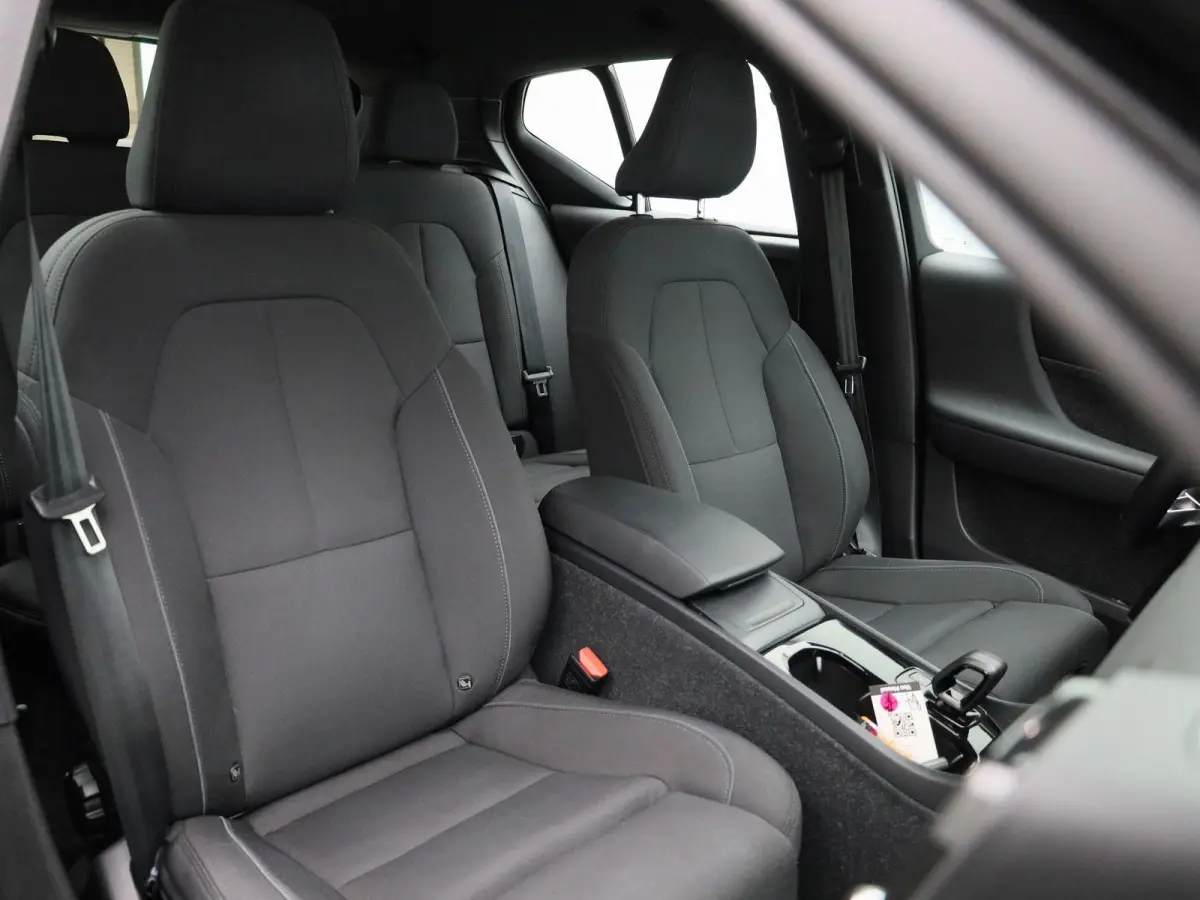Core | Automaat | Apple Carplay / Android Auto | Virtual Cockpit | Achteruitrijcamera | Climate Control | Cruise Control | Bluetooth | Lichtmetalen Velgen |