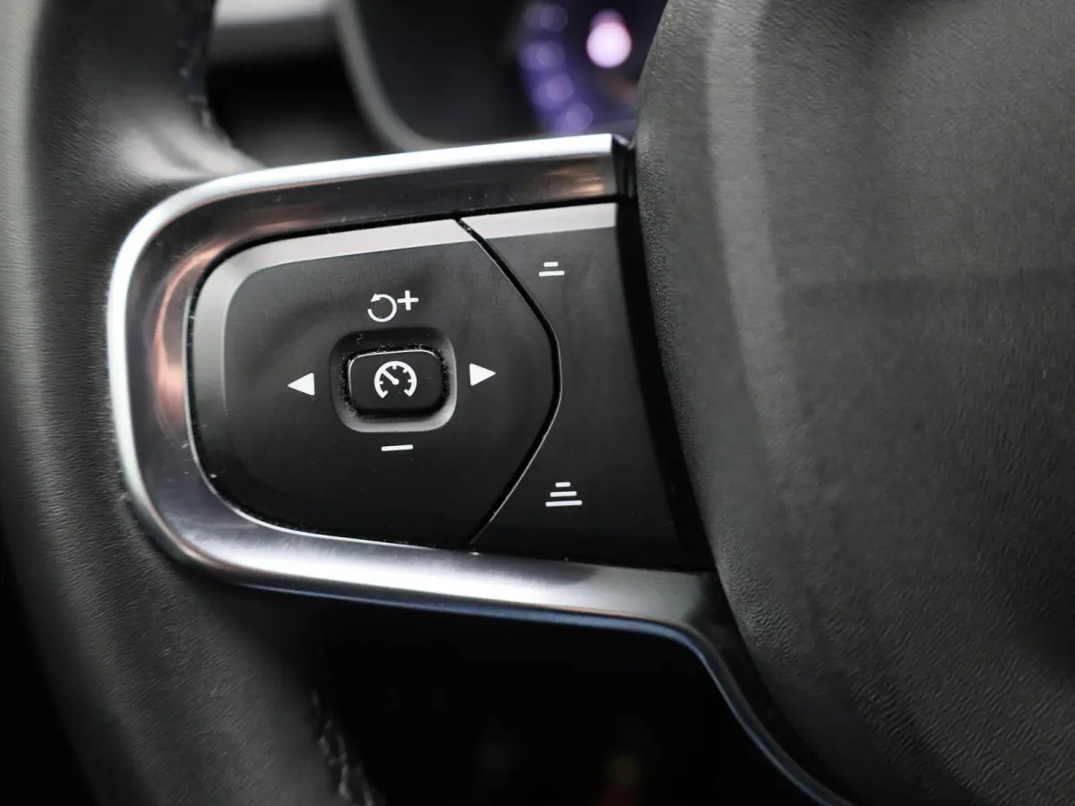 Core | Automaat | Apple Carplay / Android Auto | Virtual Cockpit | Achteruitrijcamera | Climate Control | Cruise Control | Bluetooth | Lichtmetalen Velgen |