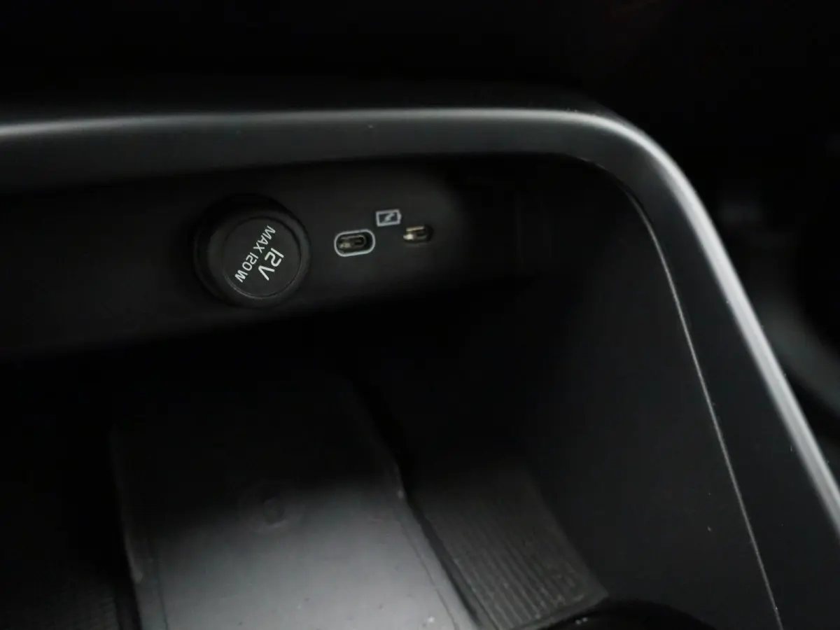 Core | Automaat | Apple Carplay / Android Auto | Virtual Cockpit | Achteruitrijcamera | Climate Control | Cruise Control | Bluetooth | Lichtmetalen Velgen |