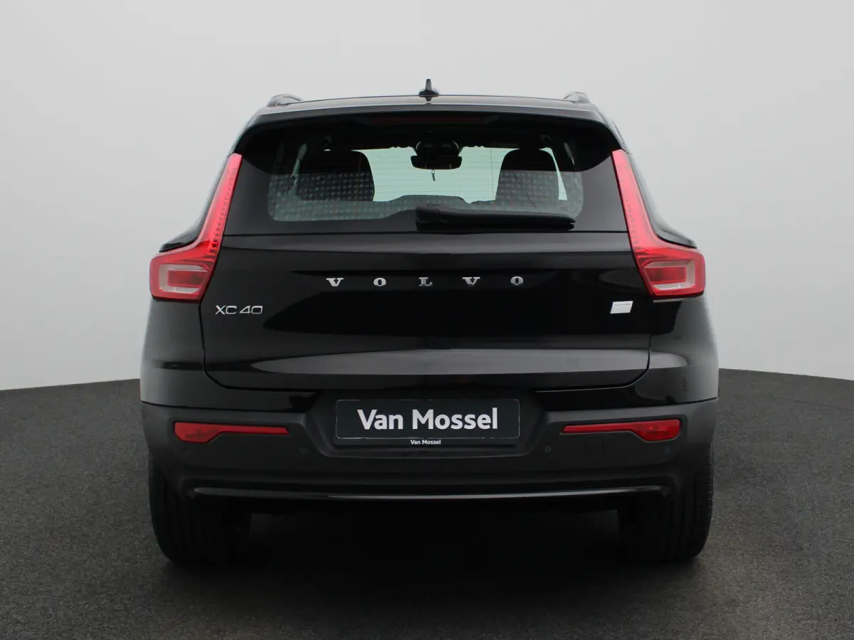 Core | Automaat | Apple Carplay / Android Auto | Virtual Cockpit | Achteruitrijcamera | Climate Control | Cruise Control | Bluetooth | Lichtmetalen Velgen |