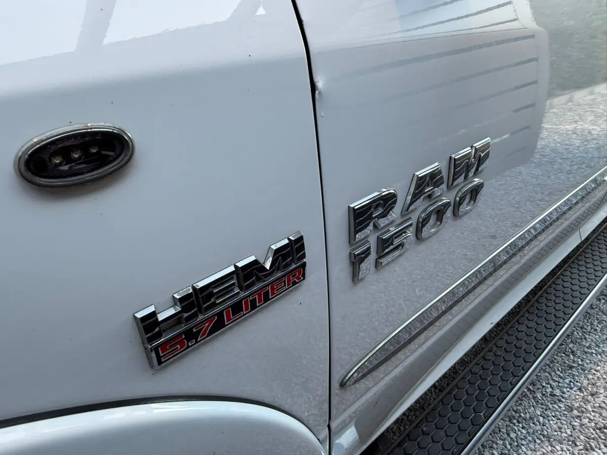 1500 5.7 V8 Quad Cab 6'4, DEALER ONDERHOUDEN, 6 PERSOONS, LPG