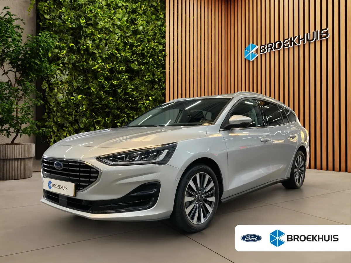 1.0 EcoBoost Hybrid Titanium X | AGR Stoel | LED | Cruise | Stoel- stuurverw. | Carplay | Camera | PDC