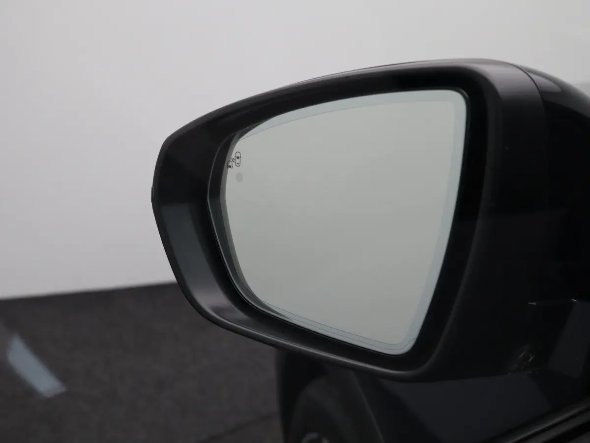 E-Tense Hybrid 225-PK Étoile | Automaat | Carplay | Panorama dak | Leder | Elek. stoelen | Stoelgeheugen | Stoelverwarming + ventilatie | Focal audio | 360* camera | Dodehoekbewaking |