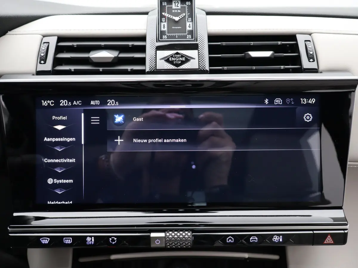E-Tense Hybrid 225-PK Étoile | Automaat | Carplay | Panorama dak | Leder | Elek. stoelen | Stoelgeheugen | Stoelverwarming + ventilatie | Focal audio | 360* camera | Dodehoekbewaking |