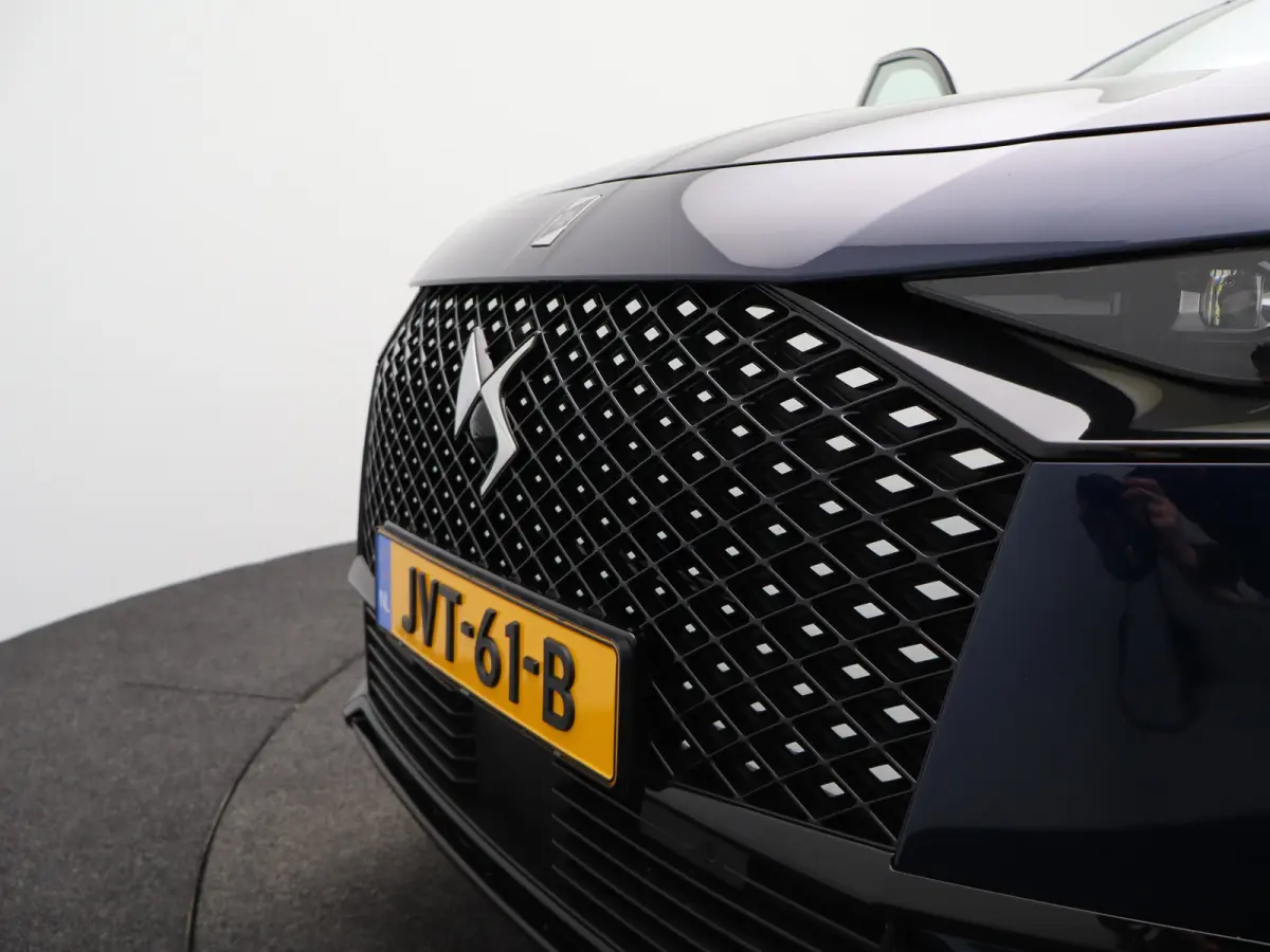 E-Tense Hybrid 225-PK Étoile | Automaat | Carplay | Panorama dak | Leder | Elek. stoelen | Stoelgeheugen | Stoelverwarming + ventilatie | Focal audio | 360* camera | Dodehoekbewaking |