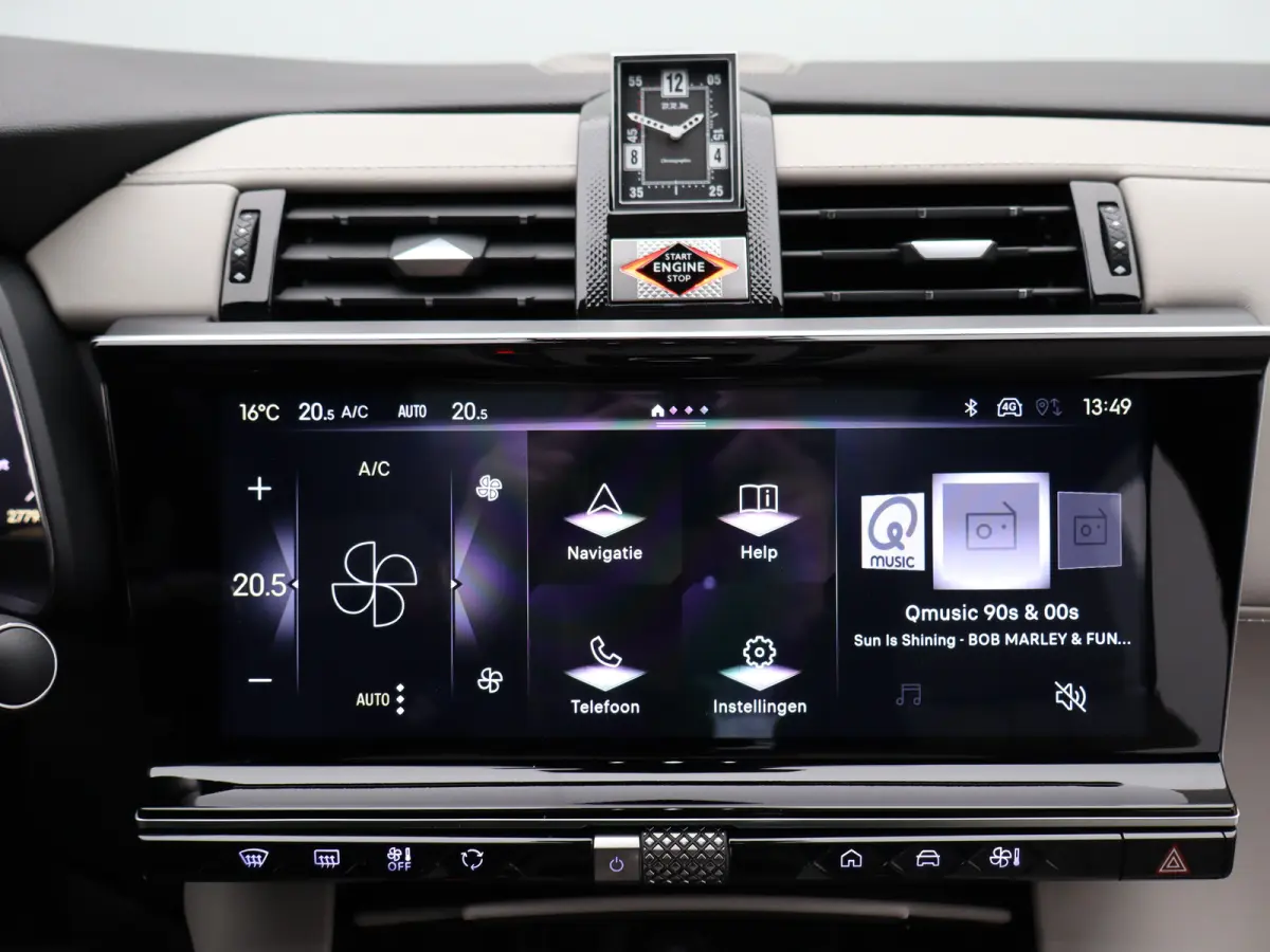 E-Tense Hybrid 225-PK Étoile | Automaat | Carplay | Panorama dak | Leder | Elek. stoelen | Stoelgeheugen | Stoelverwarming + ventilatie | Focal audio | 360* camera | Dodehoekbewaking |
