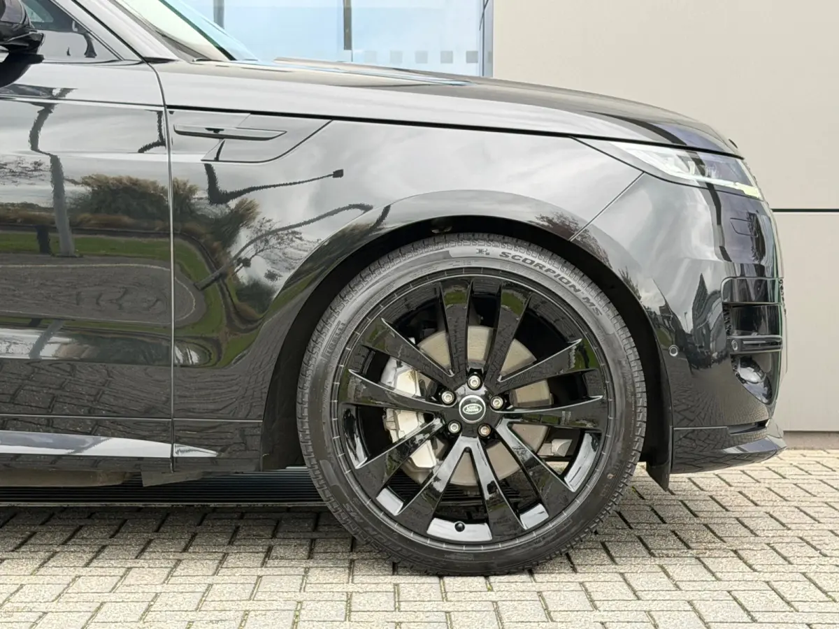 P460e Dynamic HSE | Towing Pack | Pano | 23 Inch | Head-up | Softclose | Meridian 3D Surround | Black Pack
