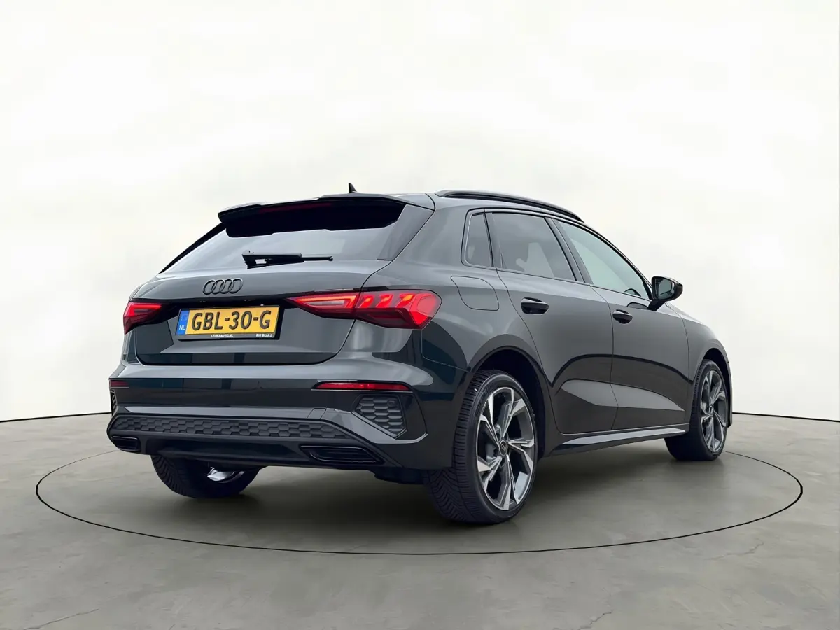 40 TFSI e 204PK 2X S-Line Keyless Black Edition