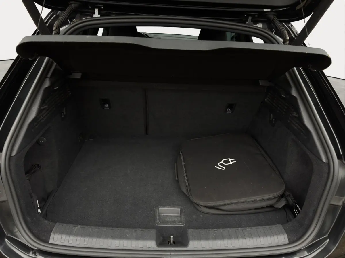40 TFSI e 204PK 2X S-Line Keyless Black Edition