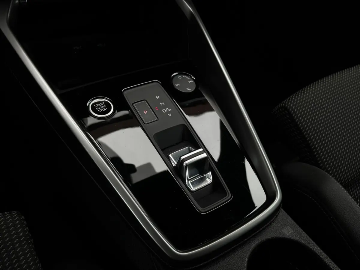 40 TFSI e 204PK 2X S-Line Keyless Black Edition