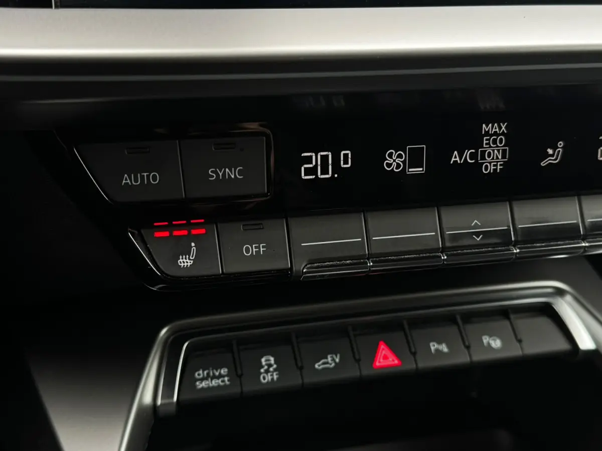40 TFSI e 204PK 2X S-Line Keyless Black Edition