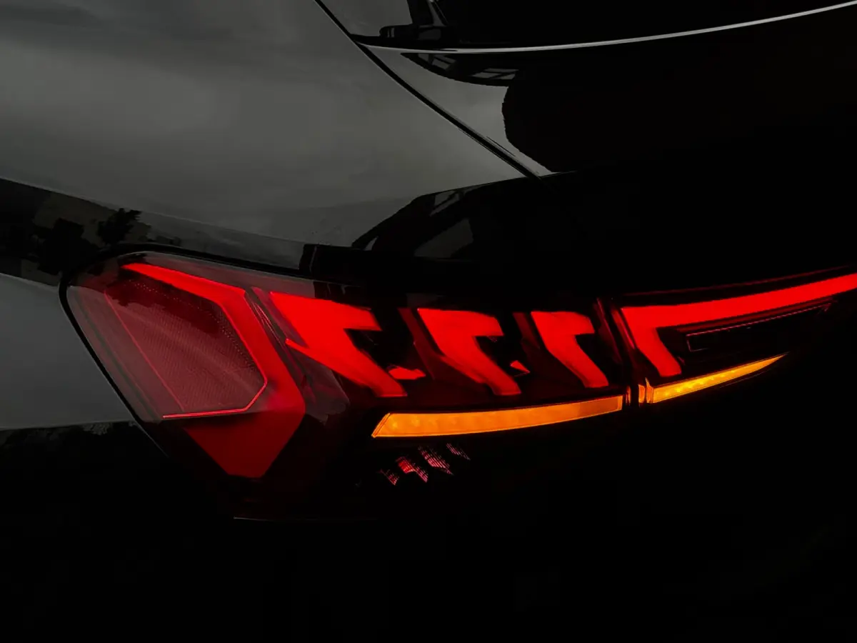 40 TFSI e 204PK 2X S-Line Keyless Black Edition
