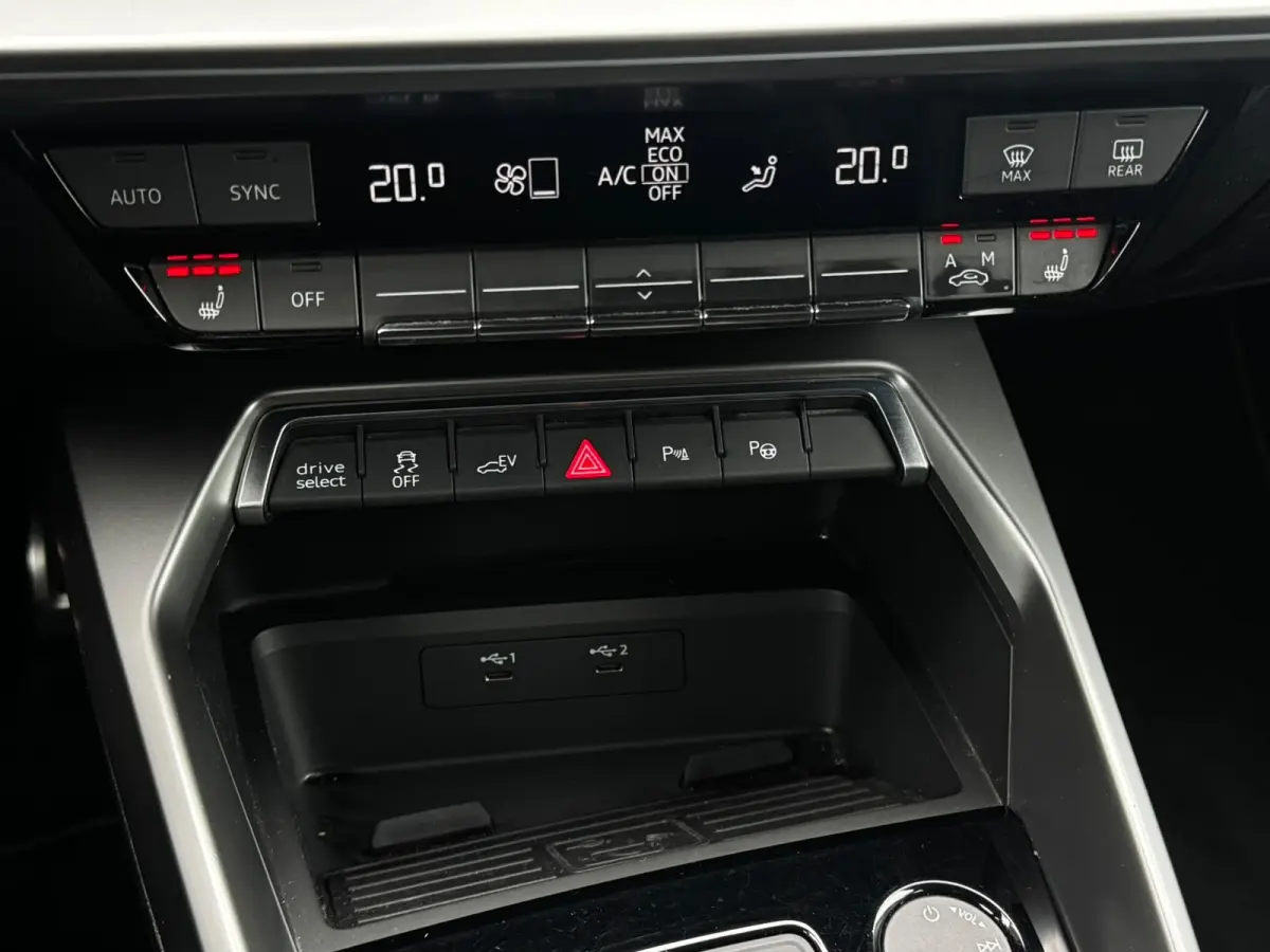 40 TFSI e 204PK 2X S-Line Keyless Black Edition