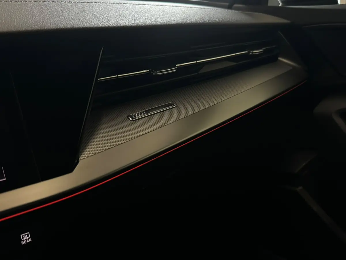 40 TFSI e 204PK 2X S-Line Keyless Black Edition