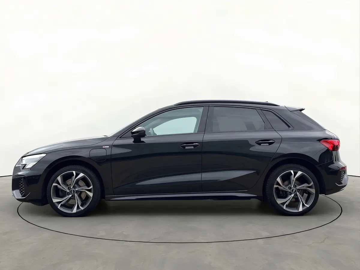 40 TFSI e 204PK 2X S-Line Keyless Black Edition