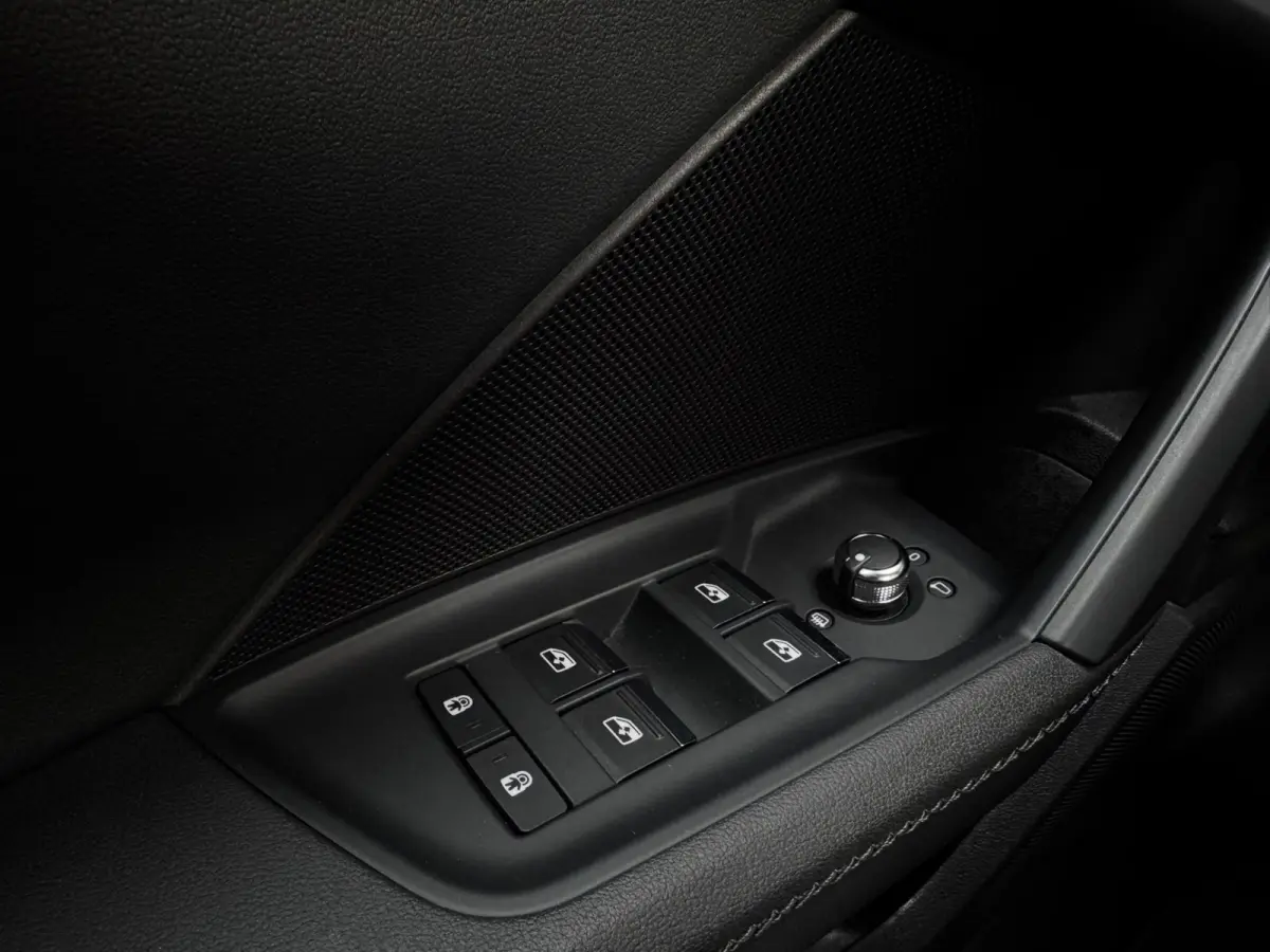 40 TFSI e 204PK 2X S-Line Keyless Black Edition