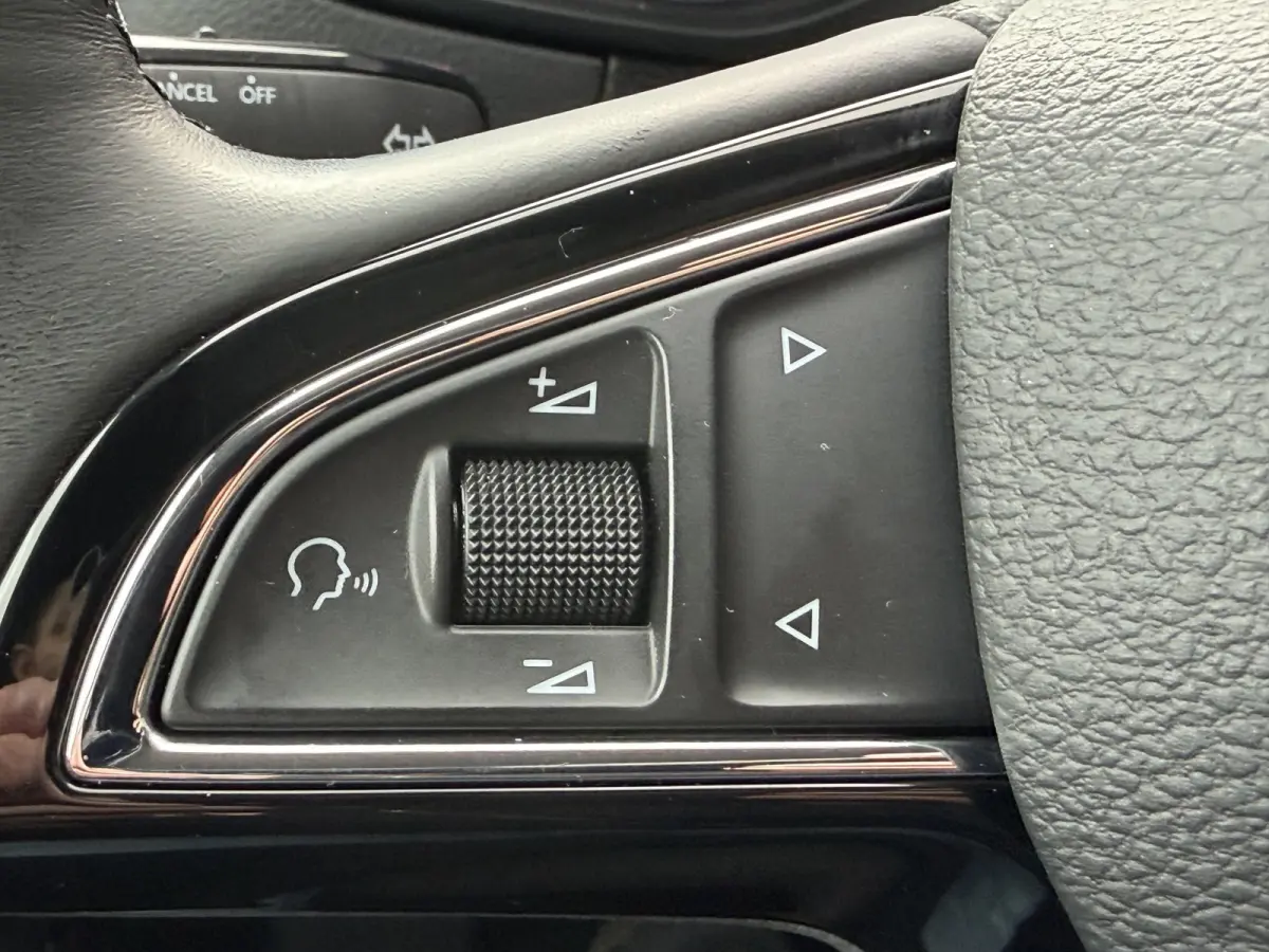 150pk Business Edition (Trekhaak - LED - Camera - Keyless start - Navigatie - Automatische Airco - Apple Carplay - Parkeersensoren V+A)