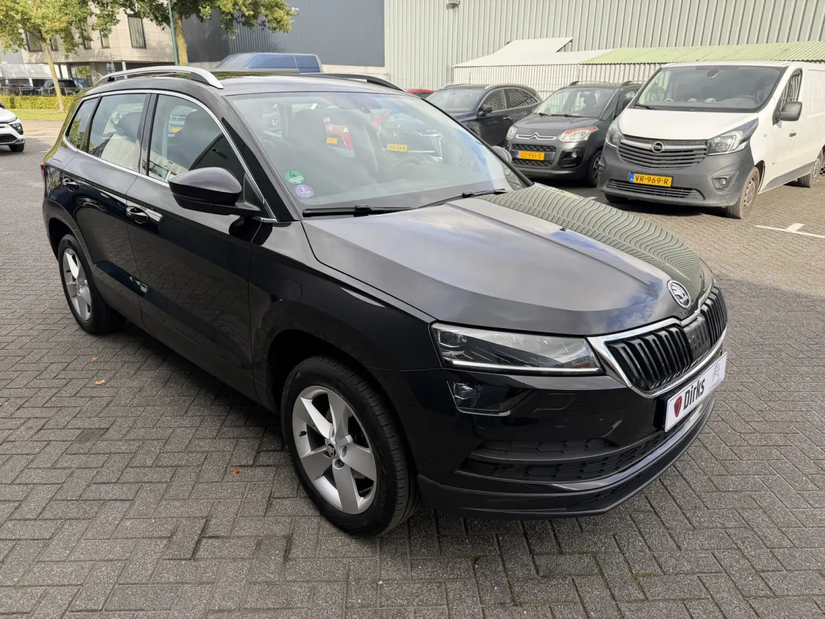 150pk Business Edition (Trekhaak - LED - Camera - Keyless start - Navigatie - Automatische Airco - Apple Carplay - Parkeersensoren V+A)