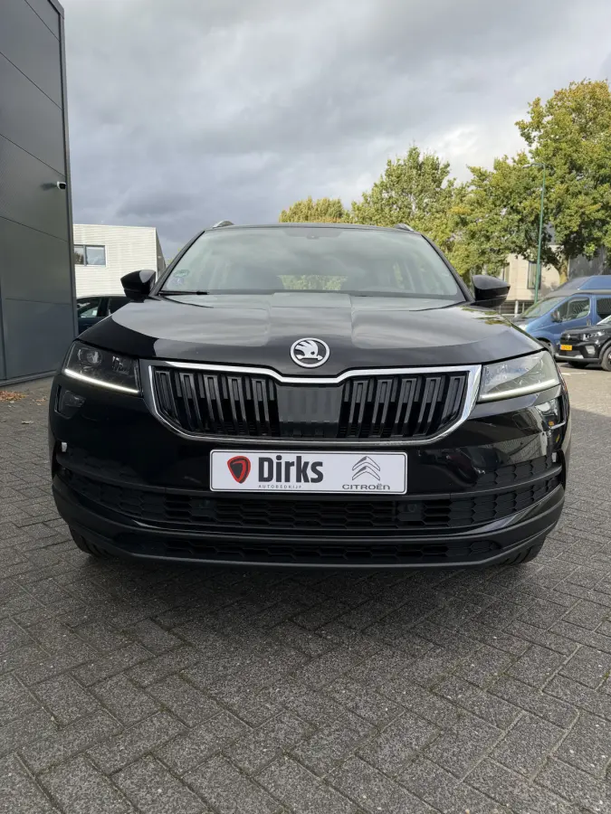 150pk Business Edition (Trekhaak - LED - Camera - Keyless start - Navigatie - Automatische Airco - Apple Carplay - Parkeersensoren V+A)