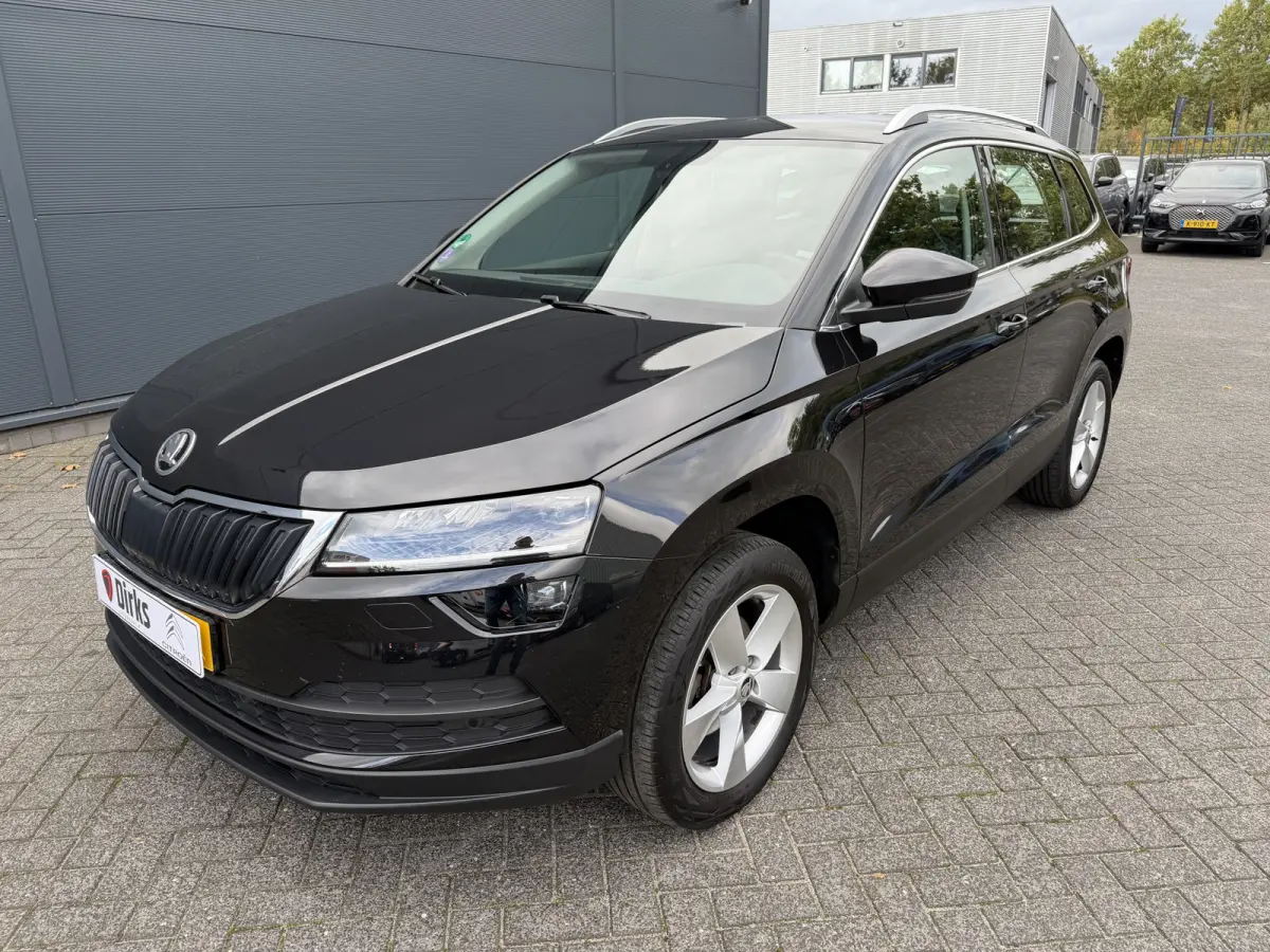 150pk Business Edition (Trekhaak - LED - Camera - Keyless start - Navigatie - Automatische Airco - Apple Carplay - Parkeersensoren V+A)
