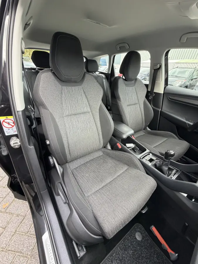 150pk Business Edition (Trekhaak - LED - Camera - Keyless start - Navigatie - Automatische Airco - Apple Carplay - Parkeersensoren V+A)