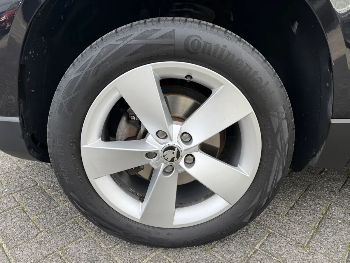 150pk Business Edition (Trekhaak - LED - Camera - Keyless start - Navigatie - Automatische Airco - Apple Carplay - Parkeersensoren V+A)