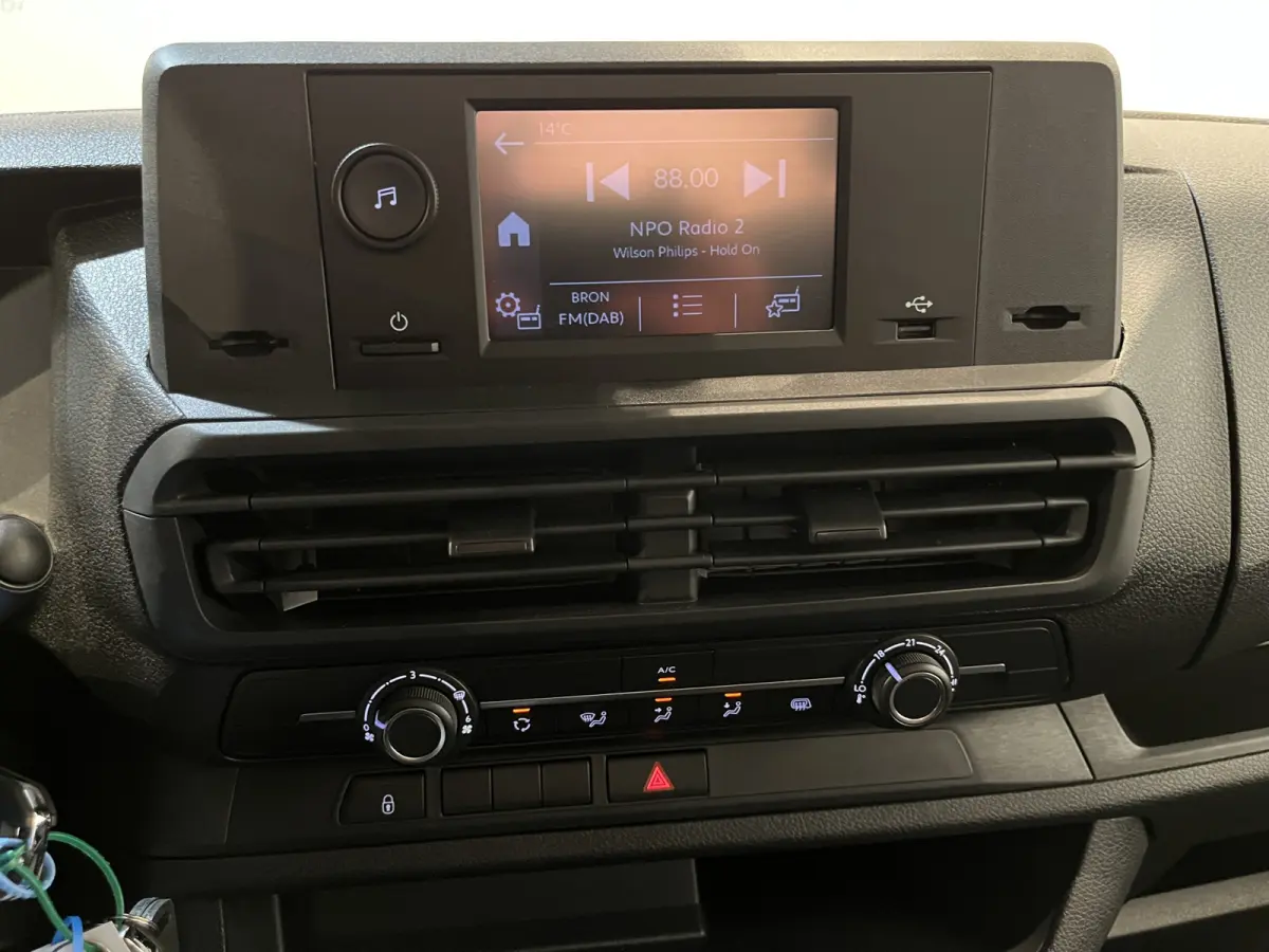 Pick-up Kipper 50 kWh / Tipper / 100% Elektrisch / Airco / Cruise Control / PDC / NIEUW !!