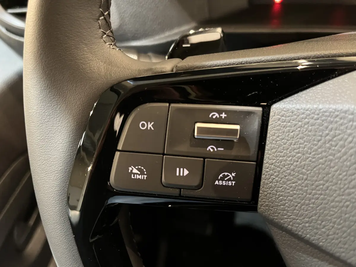 Pick-up Kipper 50 kWh / Tipper / 100% Elektrisch / Airco / Cruise Control / PDC / NIEUW !!