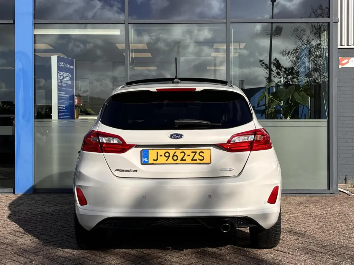 1.0 EcoBoost Hybrid ST-Line X 125PK Panodak Winterpack Adaptieve Cruise Camera B&O Keyless Full-LED Parkeersensoren Privacy Glass *Compleet*
