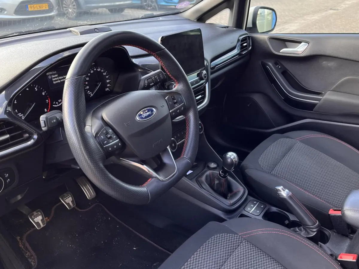 1.0 EcoBoost Hybrid ST-Line X 125PK Panodak Winterpack Adaptieve Cruise Camera B&O Keyless Full-LED Parkeersensoren Privacy Glass *Compleet*