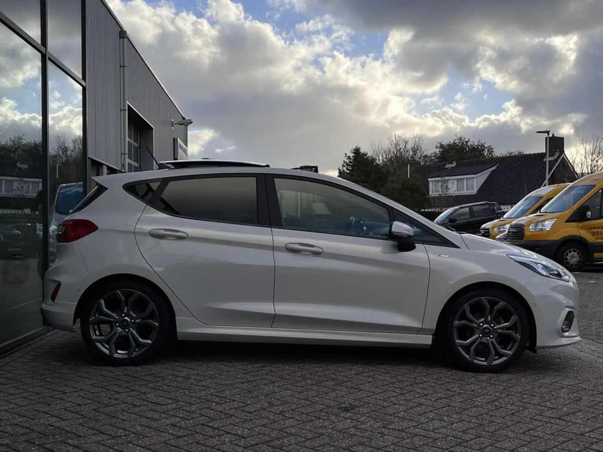 1.0 EcoBoost Hybrid ST-Line X 125PK Panodak Winterpack Adaptieve Cruise Camera B&O Keyless Full-LED Parkeersensoren Privacy Glass *Compleet*