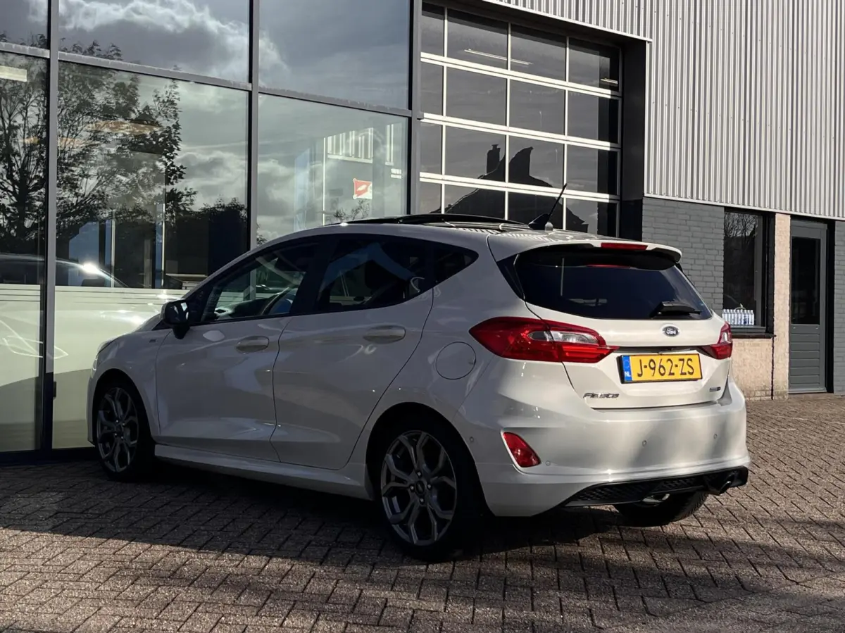 1.0 EcoBoost Hybrid ST-Line X 125PK Panodak Winterpack Adaptieve Cruise Camera B&O Keyless Full-LED Parkeersensoren Privacy Glass *Compleet*