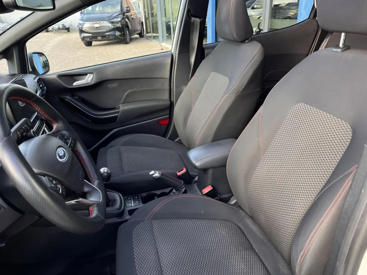1.0 EcoBoost Hybrid ST-Line X 125PK Panodak Winterpack Adaptieve Cruise Camera B&O Keyless Full-LED Parkeersensoren Privacy Glass *Compleet*