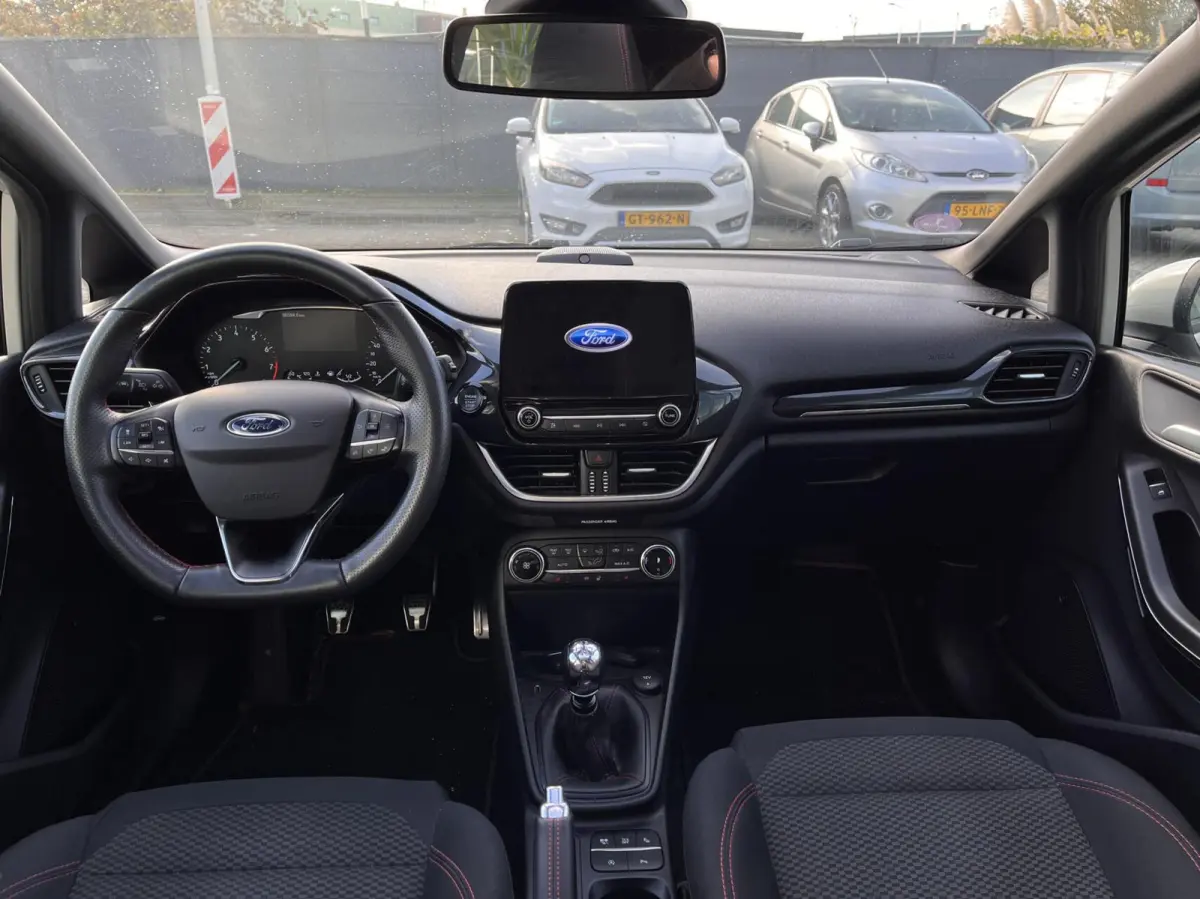 1.0 EcoBoost Hybrid ST-Line X 125PK Panodak Winterpack Adaptieve Cruise Camera B&O Keyless Full-LED Parkeersensoren Privacy Glass *Compleet*