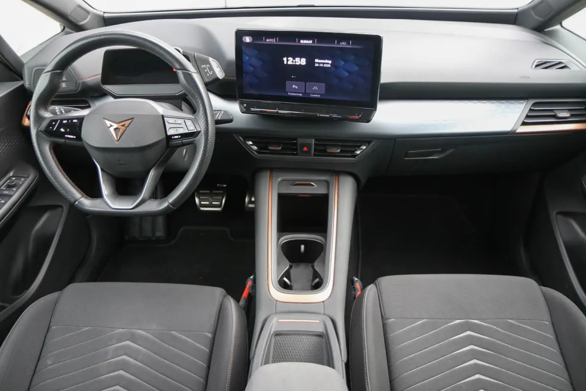 Business Plus 62 kWh | SoH 95% | Navigatie | Full Link | Achteruitrijcamera | Cruise Control Adaptieve