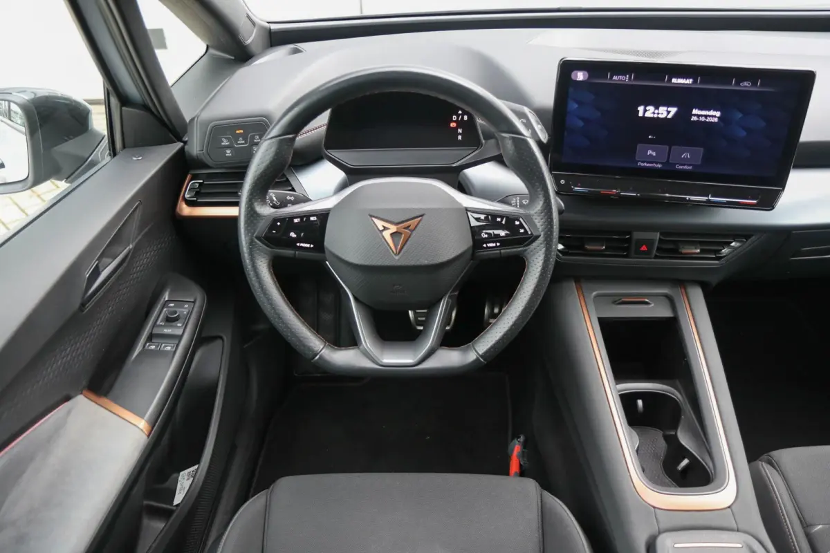 Business Plus 62 kWh | SoH 95% | Navigatie | Full Link | Achteruitrijcamera | Cruise Control Adaptieve