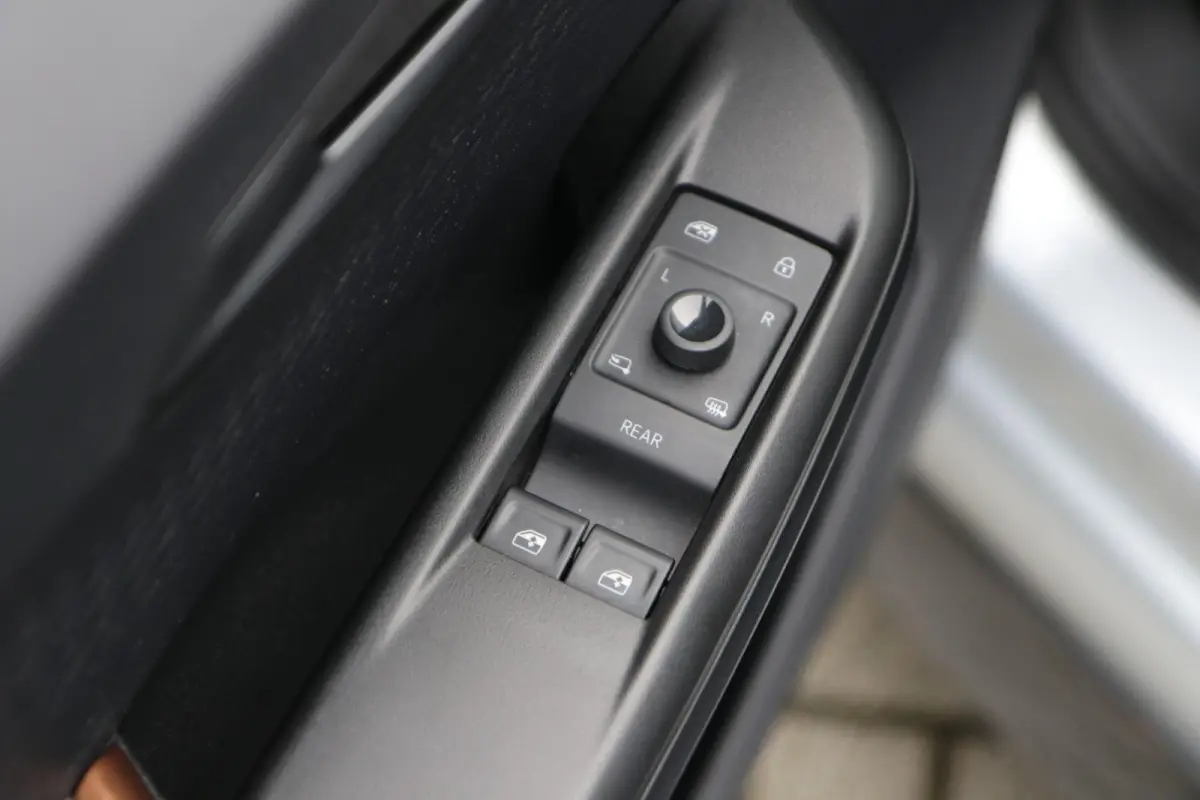 Business Plus 62 kWh | SoH 95% | Navigatie | Full Link | Achteruitrijcamera | Cruise Control Adaptieve