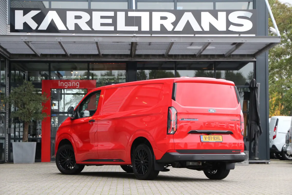 320 65kWh | 326KM WLTP | KAR-edition | Camera | Cruise | Clima..